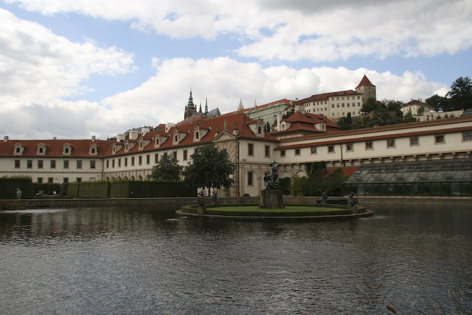 Pragreise (93 von 102).jpg - Im Garten des Wallenstein-Palais. Hier wohnte der Feldherr. Er baute sich das größte Palais der Stadt.